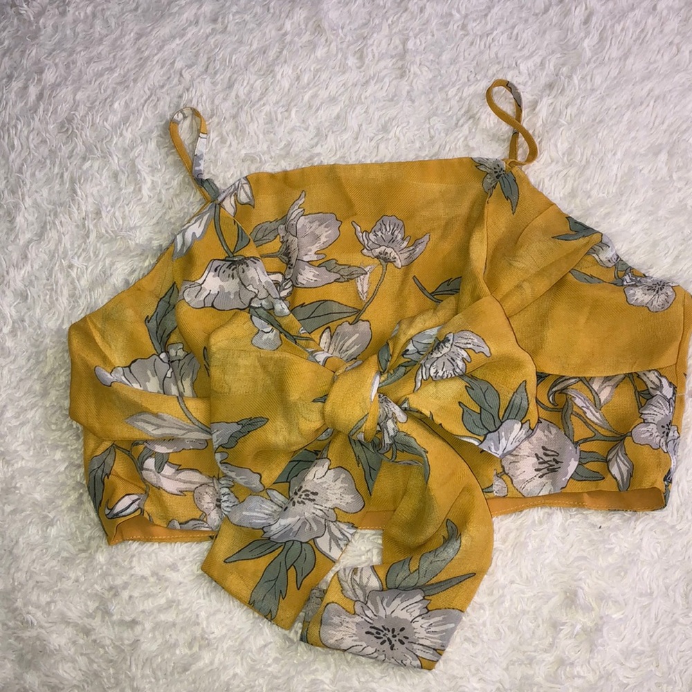 J.O.A yellow crop top. - Picture 2 of 4
